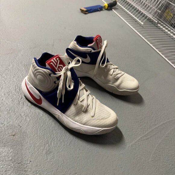 Nike Kyrie 2 USA 8.5 – With Original Box – Great Condition - Picture 3 of 7
